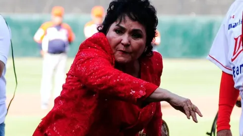 Chivahermanos lloran por la muerte de Carmen Salinas