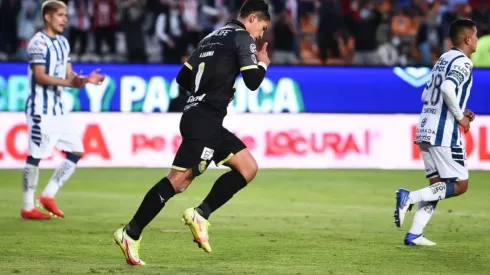 VIDEO: Zaldívar descuenta y mete a Chivas en el partido
