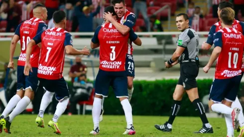 Chivas cierra renovación con uno de sus referentes