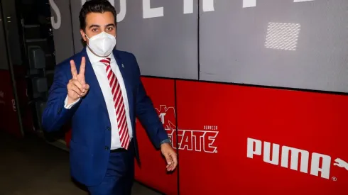 Michel Leaño saluda a su llegada al estadio (IMAGO 7)
