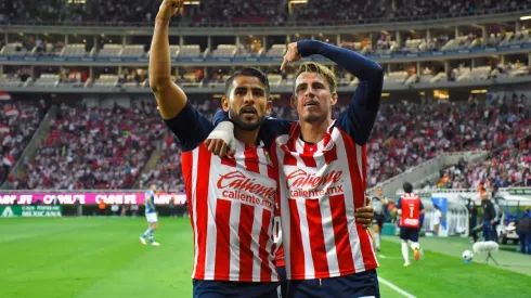 Chicote y Ponce celebran un gol rojiblanco (IMAGO 7)