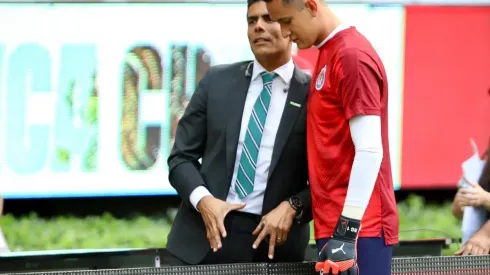 Raúl Gudiño ya tiene negociaciones adelantadas en el mercado para marcharse de Chivas