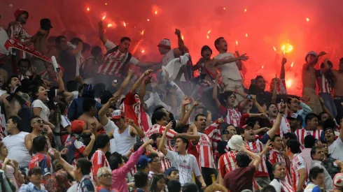 Barristas de Chivas también agredieron a periodistas