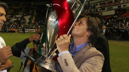 Matías Almeyda necesita más a Chivas