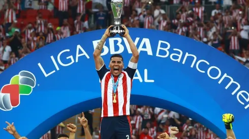 Salcido explica por qué disfrutó más el título con Chivas que la medalla olímpica