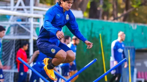 Macías ocuparía el lugar de Ángel Zaldívar en la alineación de Chivas para retar a Pumas de la UNAM