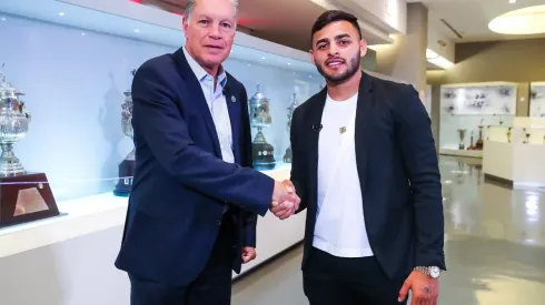 Alexis Vega lanzó una emotiva promesa a la afición rojiblanca desde el museo del Guadalajara