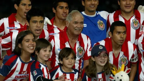 El retiro de Salvador Reyes, a sus 71 años, es el momento más icónico del Guadalajara al juntar pasado y presente en 2008