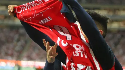 Los compañeros dedicaron el triunfo al lesionado Jesús Angulo tras la victoria