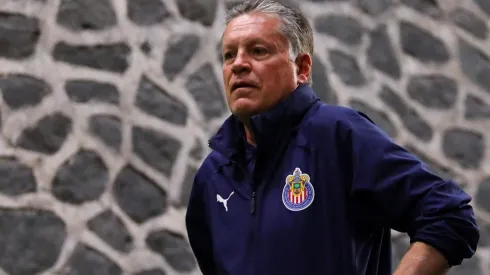 Peláez ya se habría reunido con hasta cinco aspirantes al cargo de entrenador en Chivas