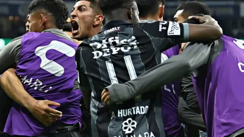 Víctor Guzmán fue exigido por los chivahermanos para un posible regreso al Rebaño