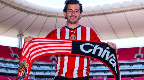 Chivas se blindó con un contrato especial para Alan Mozo