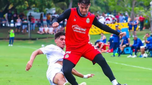 Chivas golea a Lagartos de Colima en su primer partido de preparación