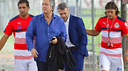 Varias movidas de José Luis Higuera en su gestión con las Chivas fueron consideradas traiciones