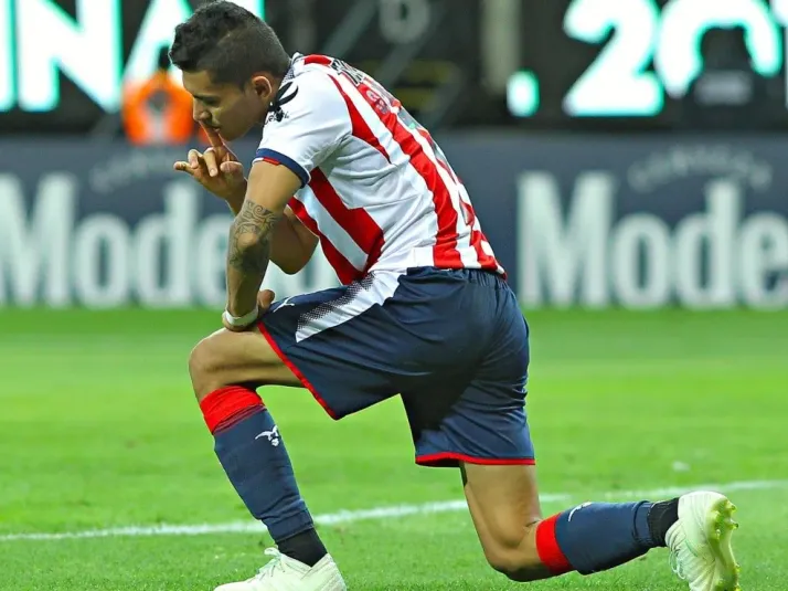 La última esperanza de Chivas para convencer a Orbelín