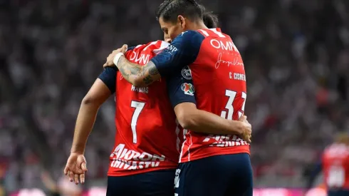 El delantero de las Chivas se perderá entre ocho y nueve meses de actividad