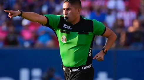 Óscar Mejía García será el juez central de la segunda presentación de las Chivas en el Apertura 2022