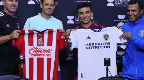 Chicharito pudiera volver a Guadalajara como compañero de Fernando Beltrán