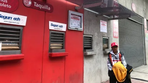 La taquilla lucía cerrada tres horas antes del partido de la Jornada 12