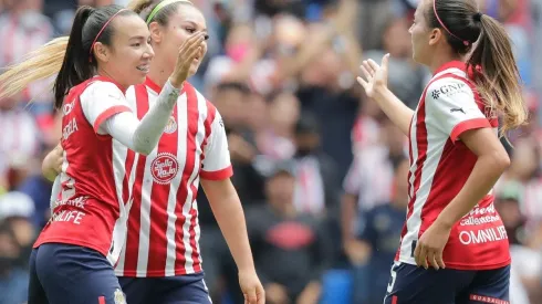 Gabriela Valenzuela y Rubí Soto se combinaron para sellar la victoria de Chivas Femenil