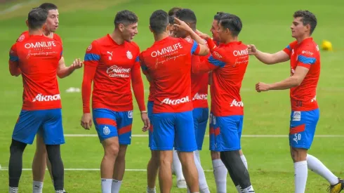 Chivas sigue bajando en la tabla general