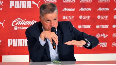 Se fue Peláez y pide volver a Chivas