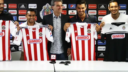De la Torre llevó a Chivas a Osvaldo Alanis y Rodolfo Cota en 2015