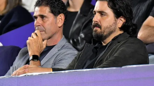 Fernando Hierro habría viajado a Europa este martes para cerrar y regresar con el entrenador de Chivas