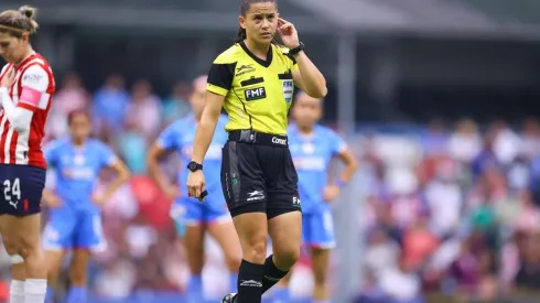 Karen Hernández fue requerida para la revisión de un penal favorable a Cruz Azul a los 67 minutos
