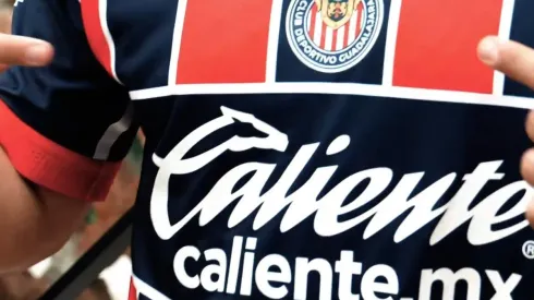 La marca que viste al Rebaño Sagrado compartió unas imágenes polémicas del jersey alternativo