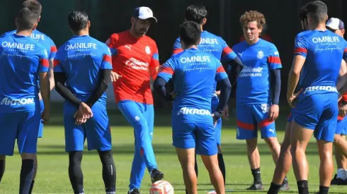 Yo no pierdo el tiempo con cosas que no ayudan a Chivas: La clara advertencia de Veljko Paunovic