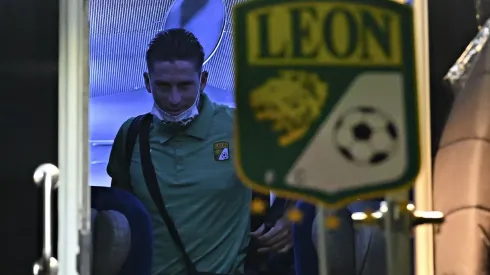 Santiago Ormeño busca salida de Chivas pero León no es uno de los interesados