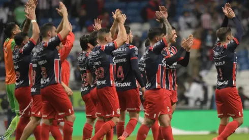 Noticias de Chivas hoy 17 de enero: El peor escenario para Alexis Vega; la recomendación de Peláez por la ausencia de Vega; Santiago Ormeño se queda en Guadalajara