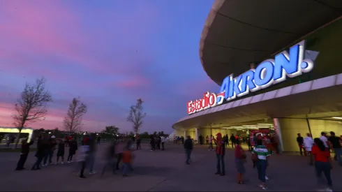 Violencia cerca del Estadio Akron