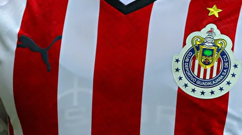 Guadalajara, Jalisco, 2 de agosto de 2017. Escudo Chivas, durante el partido de la jornada 2 del torneo Apertura 2017 de la Copa Corona MX, entre las Chivas Rayadas del Guadalajara y los Bravos de Juárez, celebrado en el Estadio Chivas. Foto: Imago7/Jorge Barajas