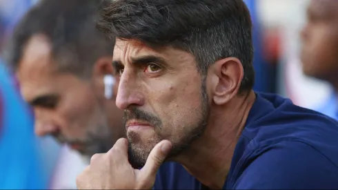 Veljko Paunovic no buscará más laterales derecho en el mercado y tiene listo al relevo del Chapito