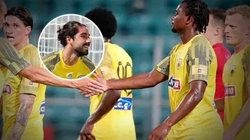 Pizarro debutó en el AEK Atenas.