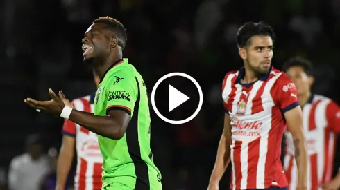 Así fue la polémica falta que le cobraron a Chivas frente a Juárez