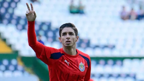 ¡SE VA! Isaac Brizuela tiene cuatro opciones para salir de Chivas en la Liga MX