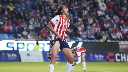 La afición del futbol femenil y las Chivas Femenil coincidieron en tundir a la Liga MX Varonil por el intempestivo cambio