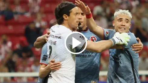 Toño Rodríguez impide la ventaja de Chivas y ataja penal de Víctor Guzmán