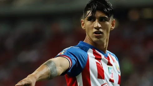 ¡Chivas no lo supera! Alan Pulido sigue demostrando por qué siguen soñando con su fichaje