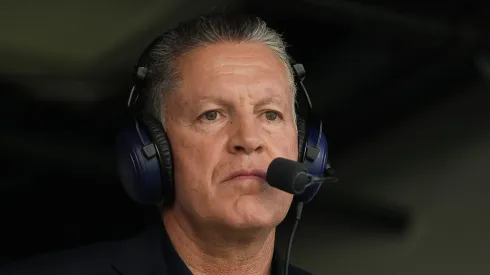 Ricardo Peláez reta a César Huerta a que revele la verdad sobre su salida de Chivas