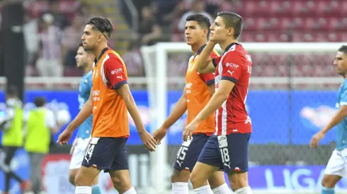Los jugadores de Chivas fueron despedidos de manera particular por la afición de Chivas ante la derrota con Mazatlán