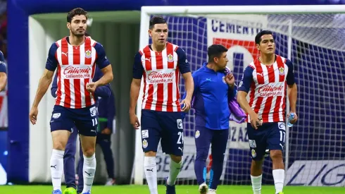 La razón que tiene borrado a Eduardo Torres de Chivas en el Apertura 2023