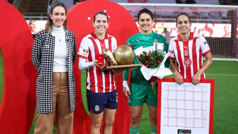 Alicia Cervantes fue homenajeada en el Estadio Akron por sus 100 goles con Chivas Femenil