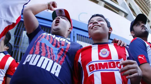 La afición de Chivas respondió con ánimo al nostálgico regreso al Estadio Jalisco