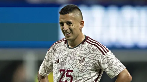 ¿Por qué Roberto Alvarado fue enviado a la grada en la derrota de la Selección Méxicana?