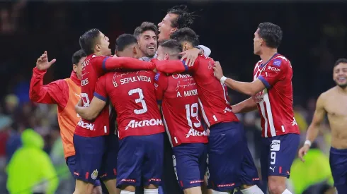 Últimas noticias de Chivas HOY 12 de enero: La peor noticia para Macías; el primer 11 de Gago