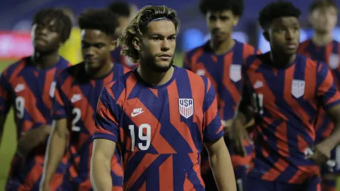 Otros futbolistas que fracasaron en Chivas jugando para otra Selección: ¿Cómo le irá a Cade Cowell?